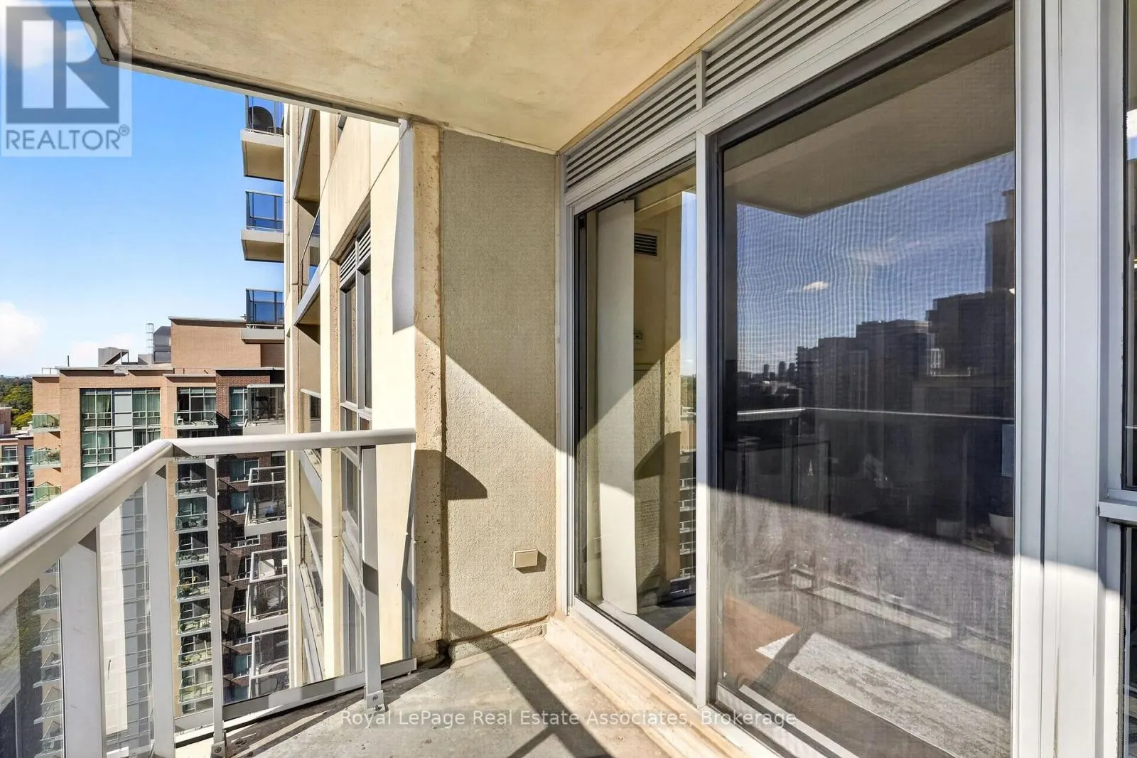 1804 - 5 MICHAEL POWER PLACE