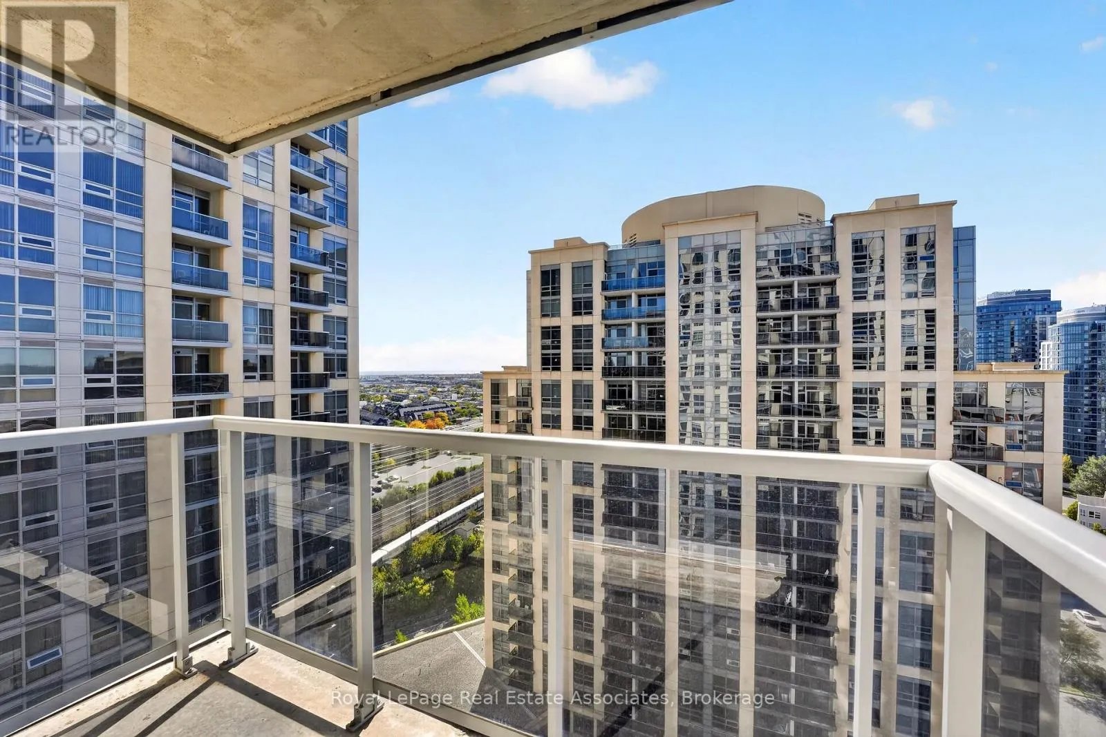 1804 - 5 MICHAEL POWER PLACE