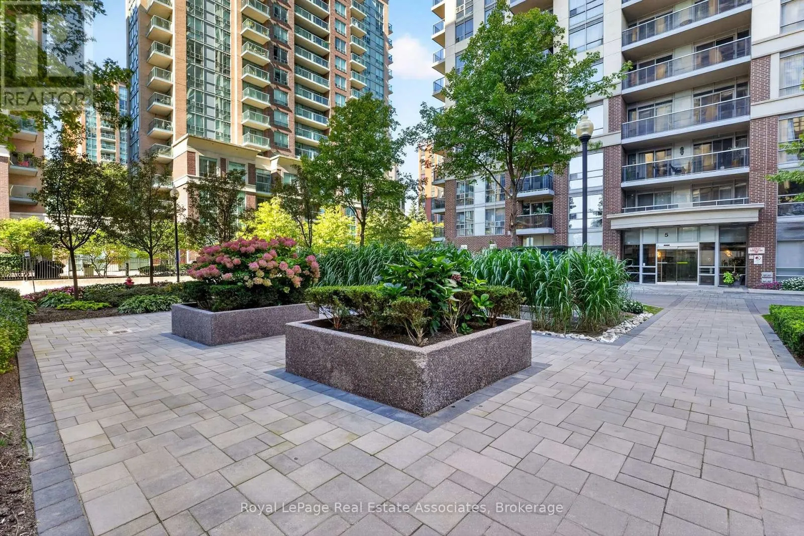 1804 - 5 MICHAEL POWER PLACE
