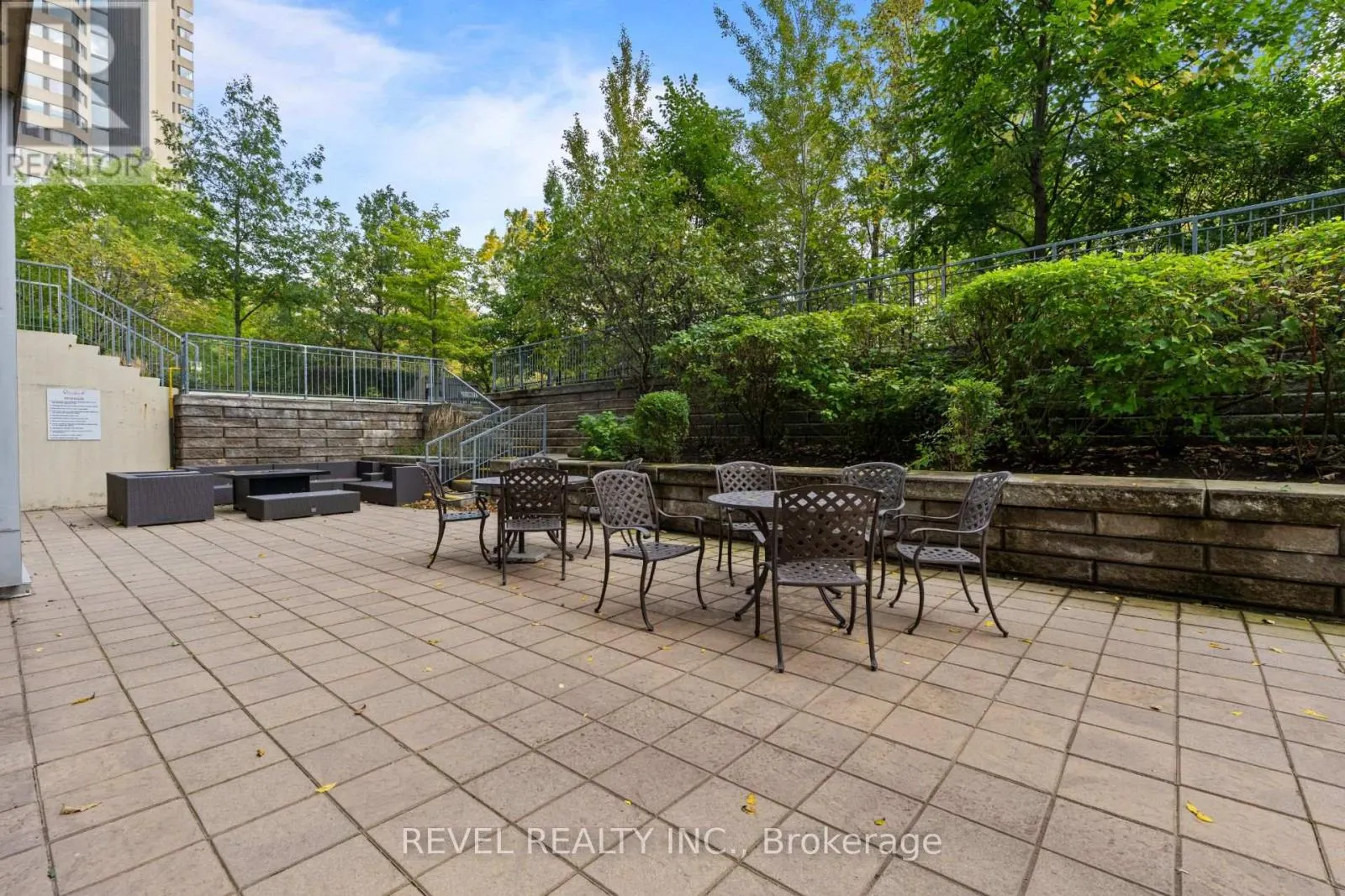 511 - 1055 SOUTHDOWN ROAD