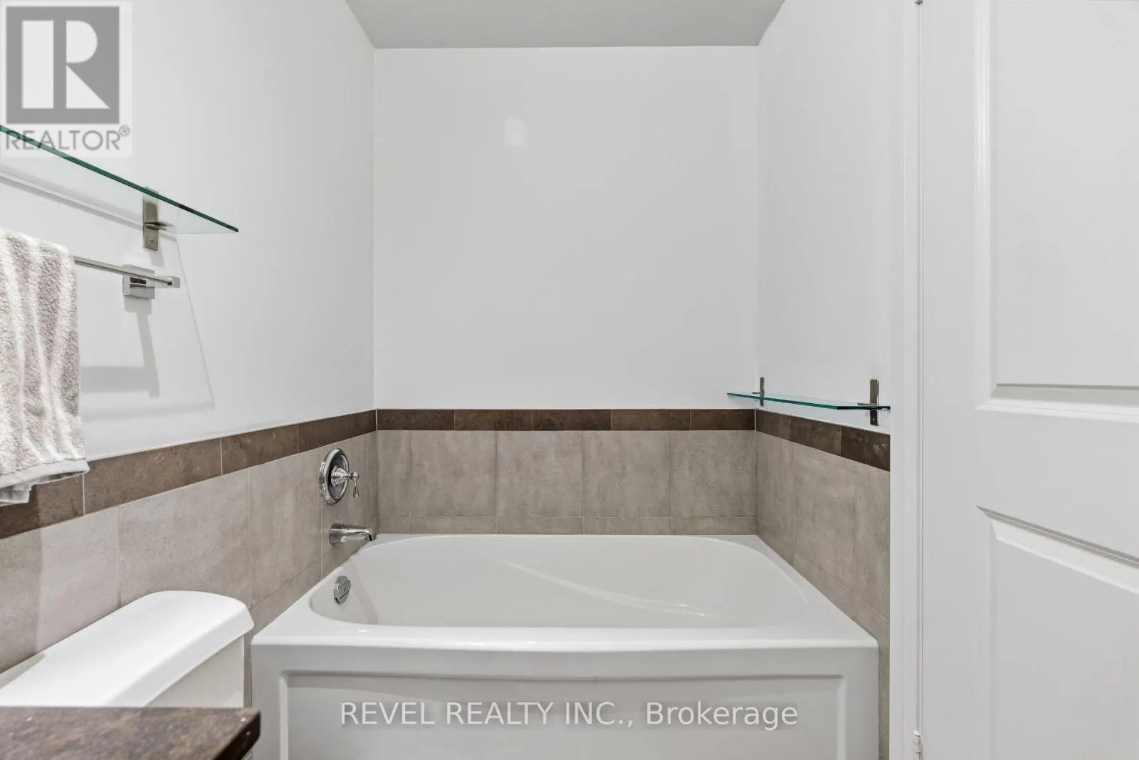 511 - 1055 SOUTHDOWN ROAD