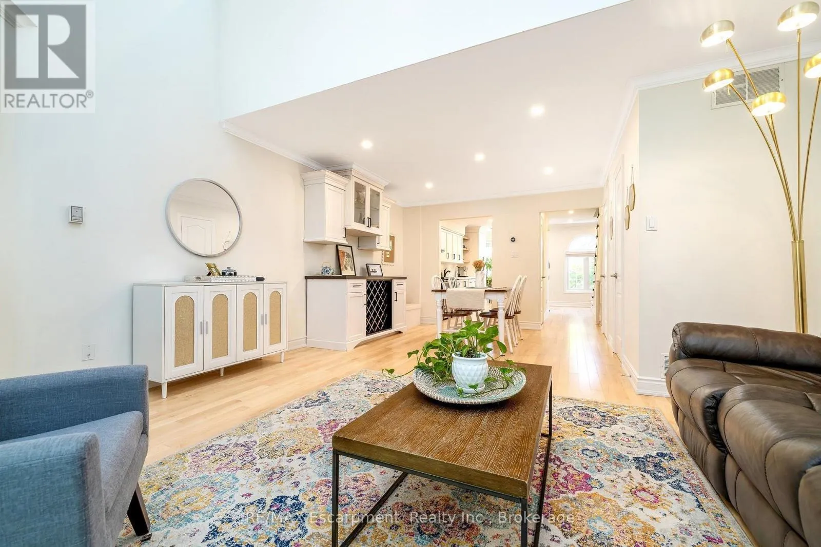 218 - 2110 CLEAVER AVENUE #218