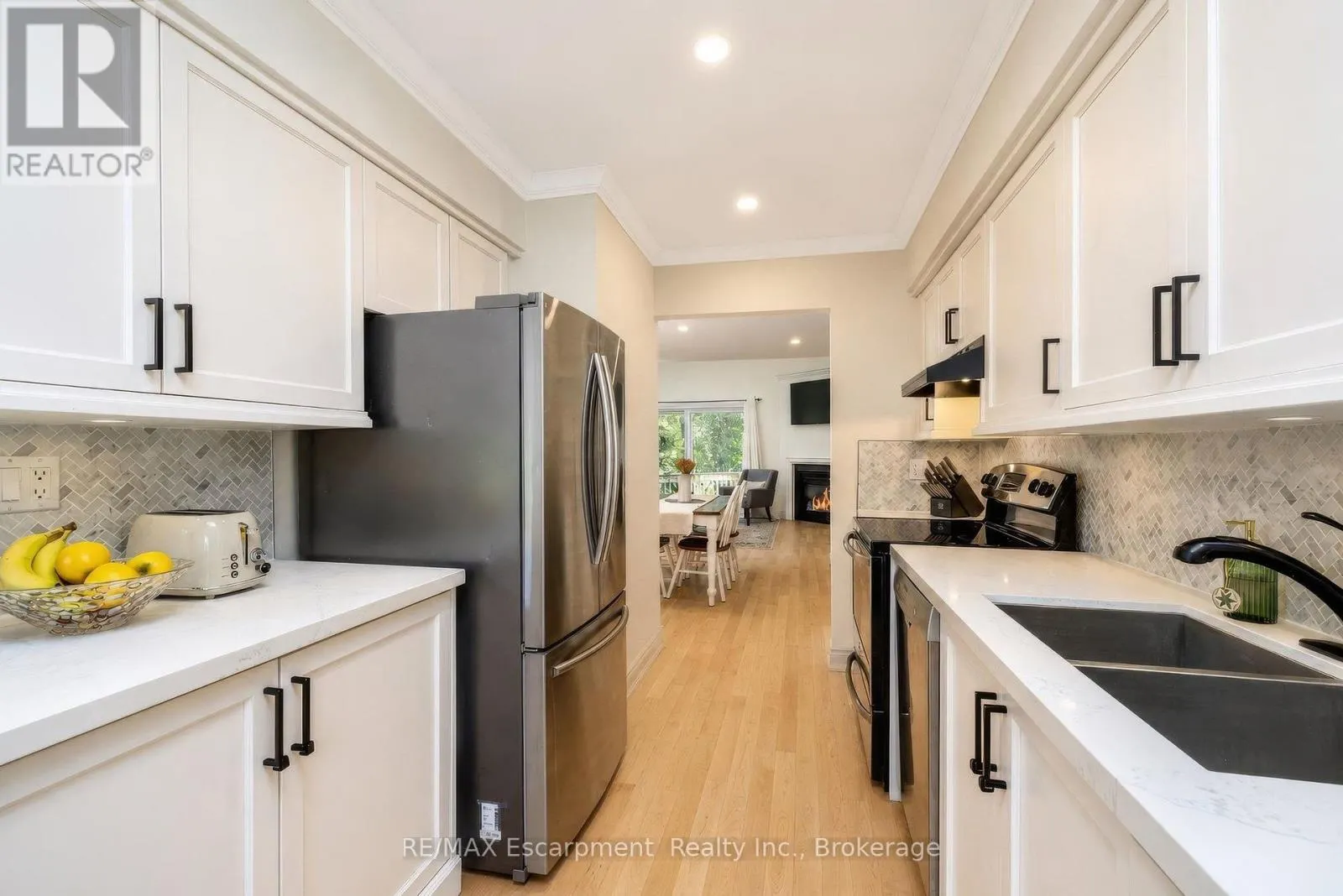 218 - 2110 CLEAVER AVENUE #218