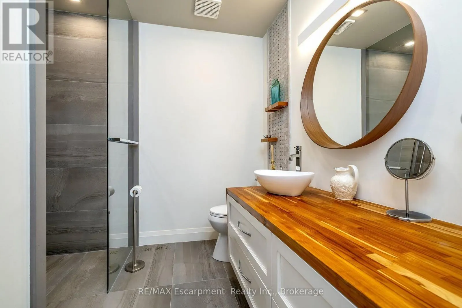 218 - 2110 CLEAVER AVENUE #218