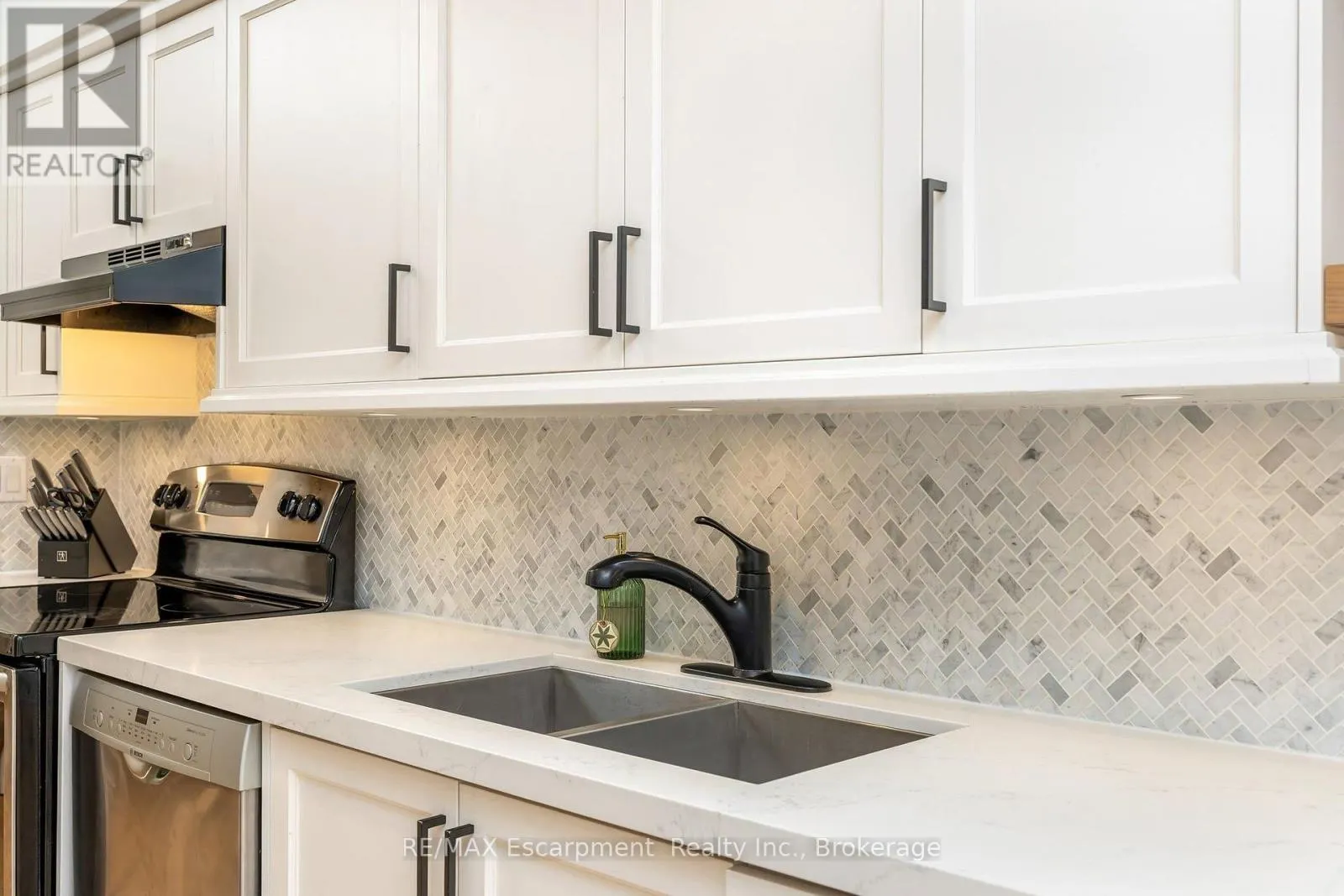 218 - 2110 CLEAVER AVENUE #218