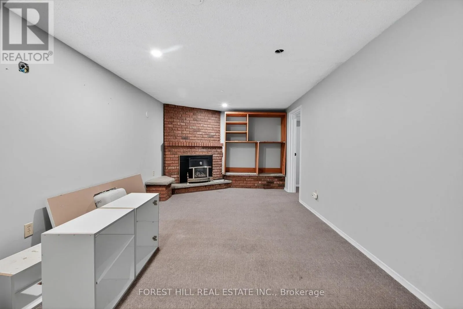 27 SATURN DRIVE