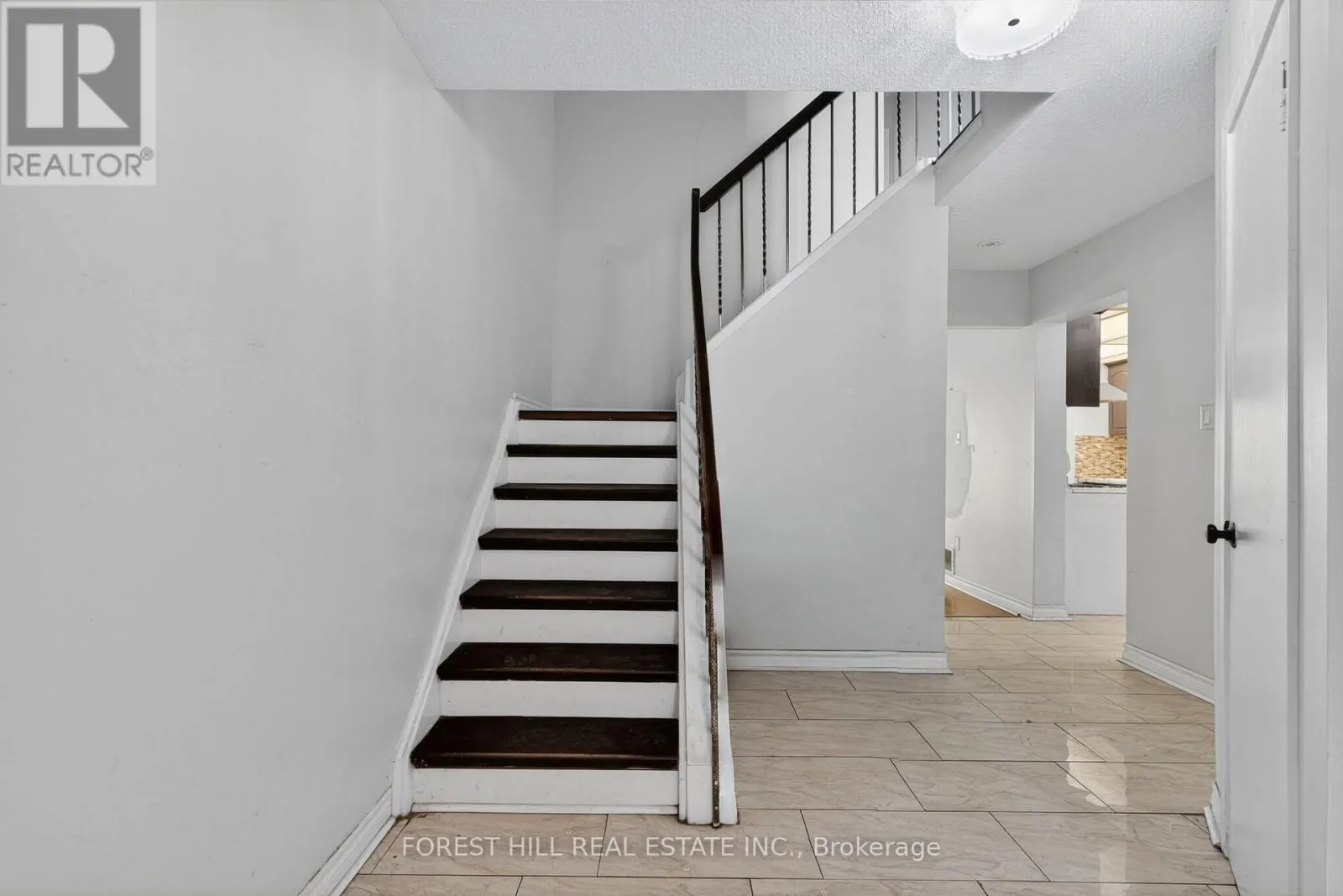 27 SATURN DRIVE