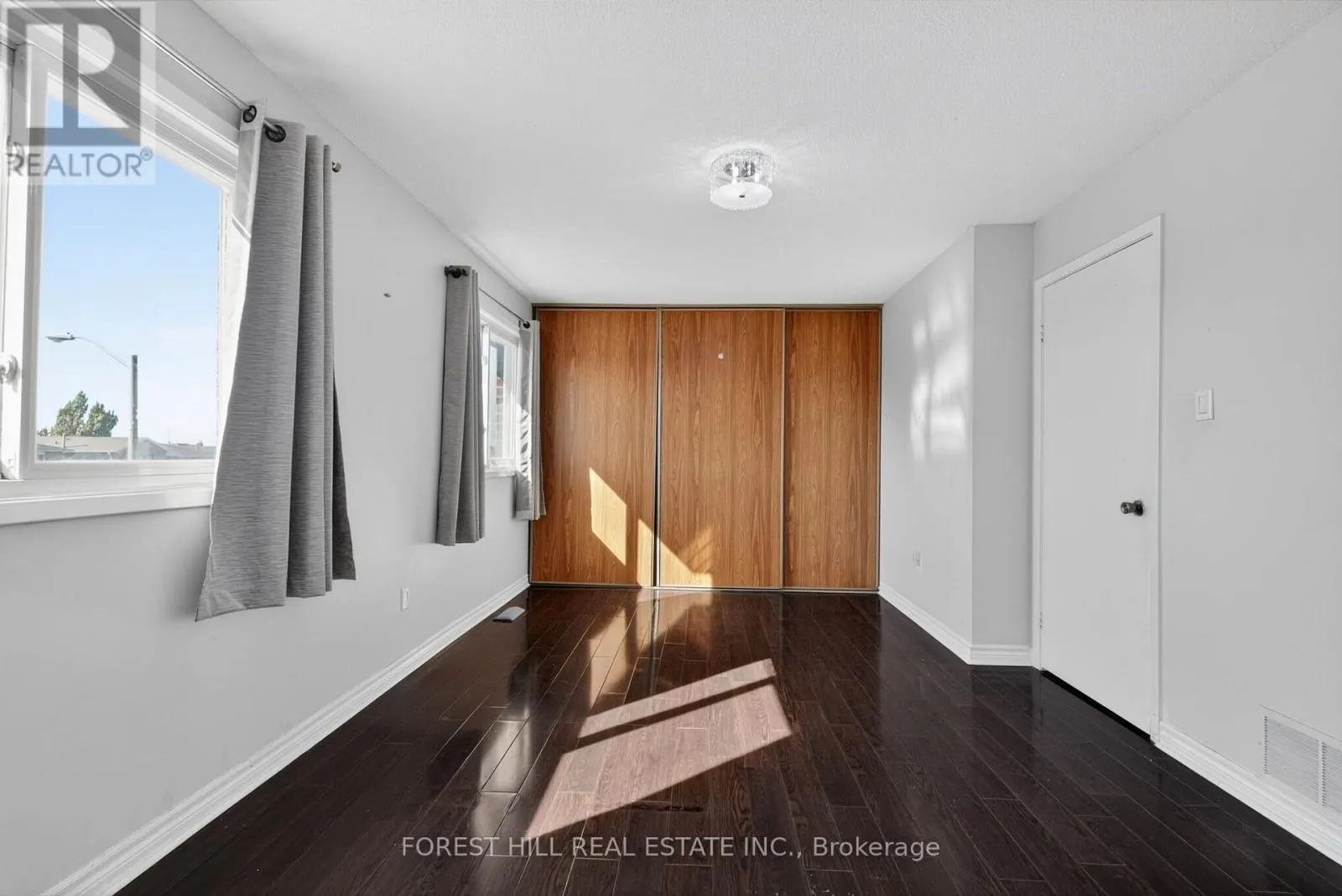 27 SATURN DRIVE