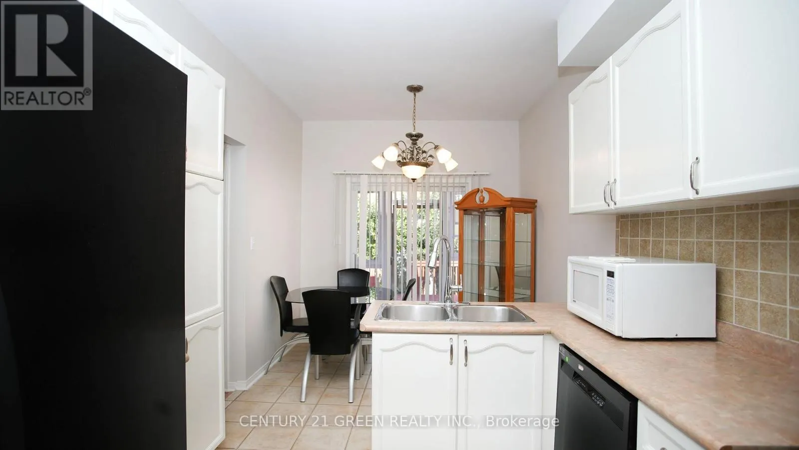 836 AVOCADO CRESCENT