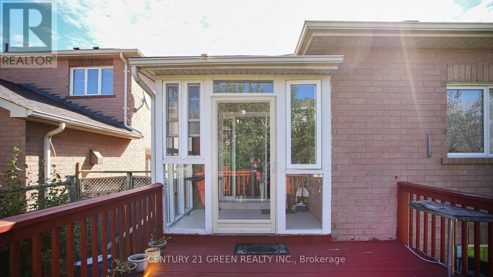836 AVOCADO CRESCENT