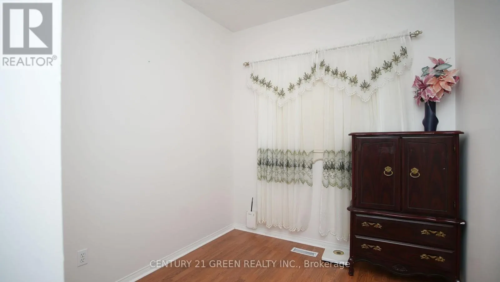 836 AVOCADO CRESCENT