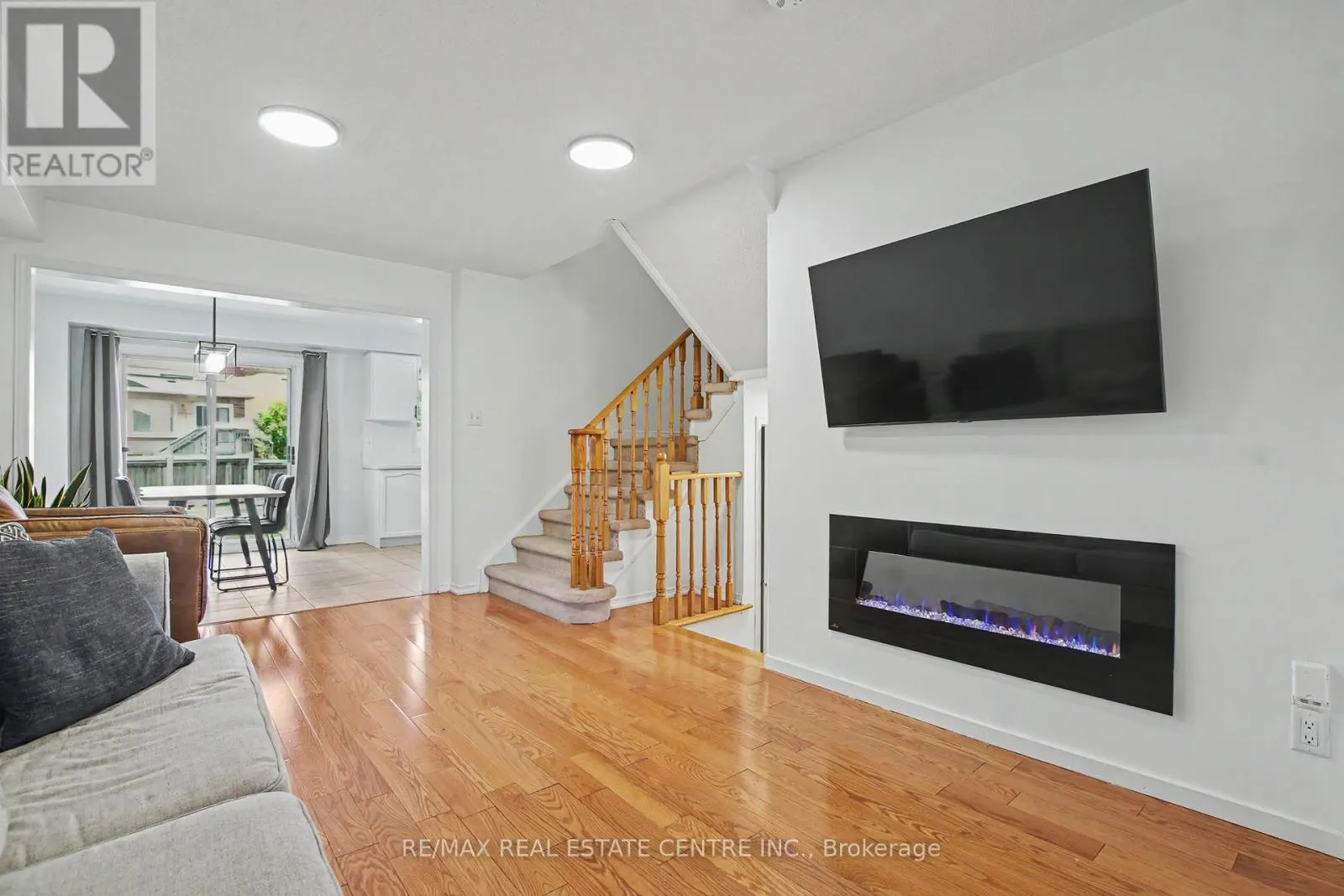 94 TIMBERTOP CRESCENT