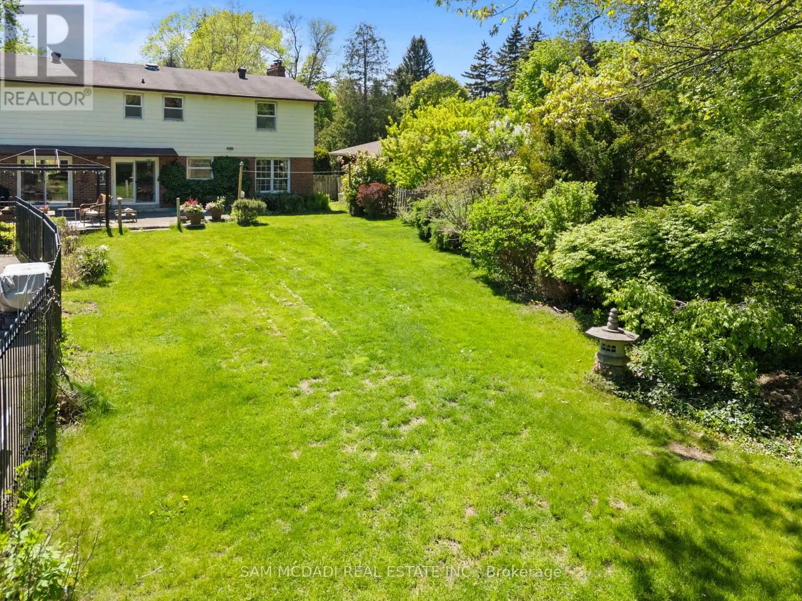 865 MEADOW WOOD ROAD