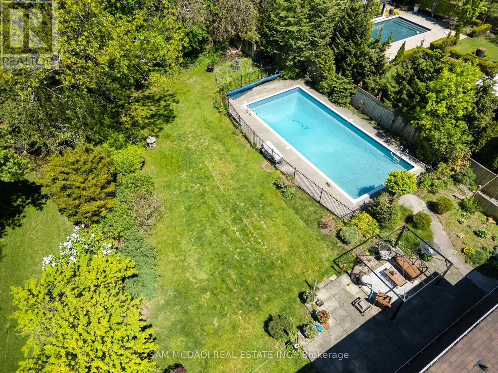 865 MEADOW WOOD ROAD