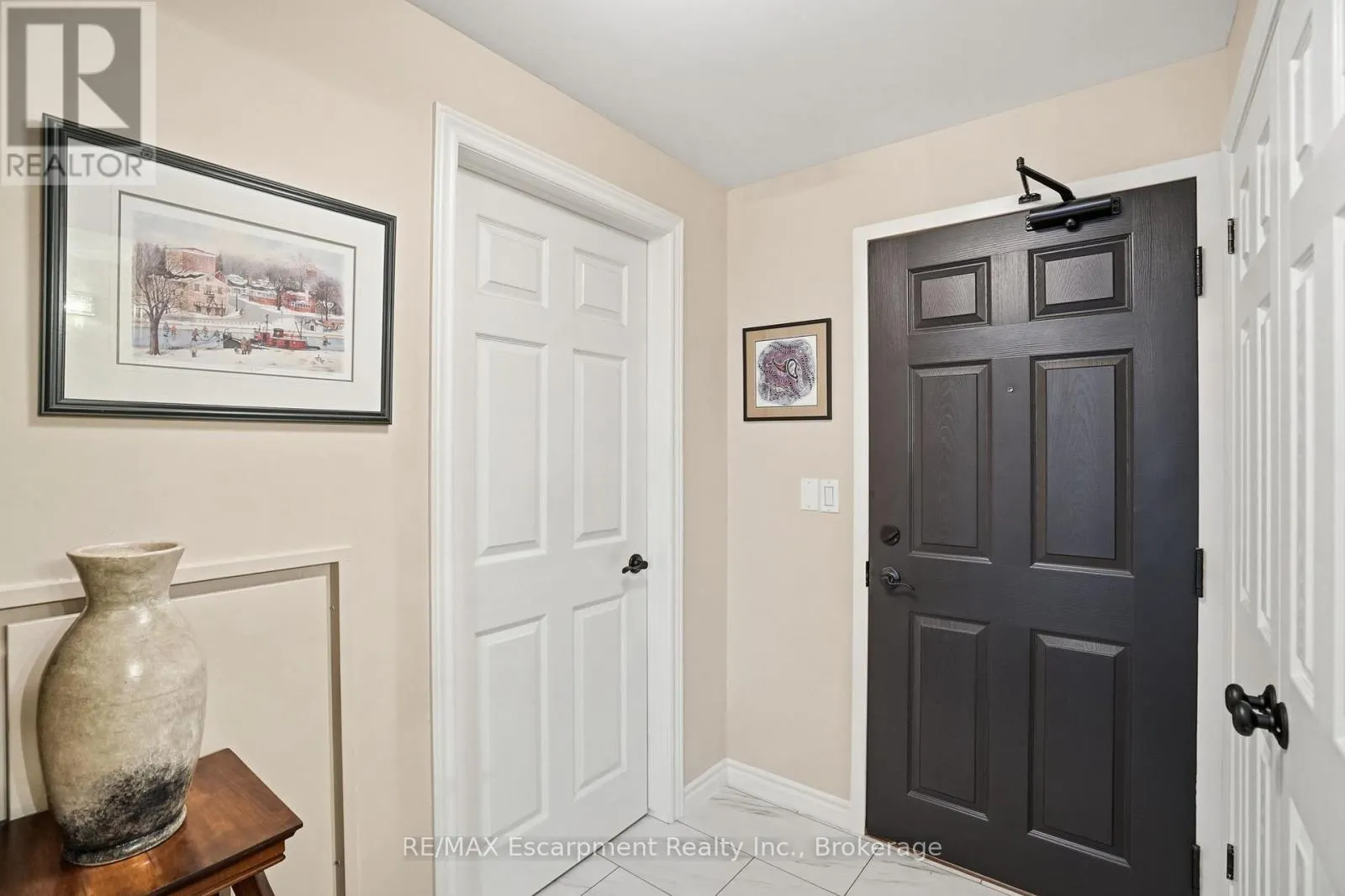 310 - 5188 LAKESHORE ROAD #310