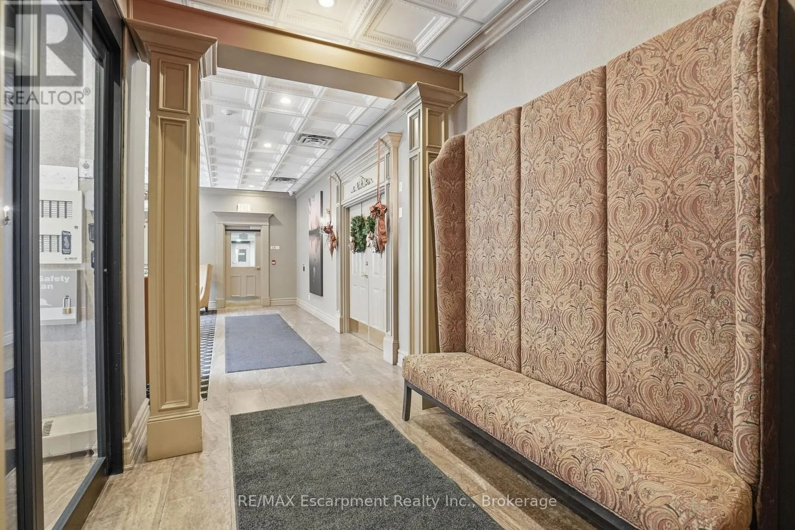 310 - 5188 LAKESHORE ROAD #310