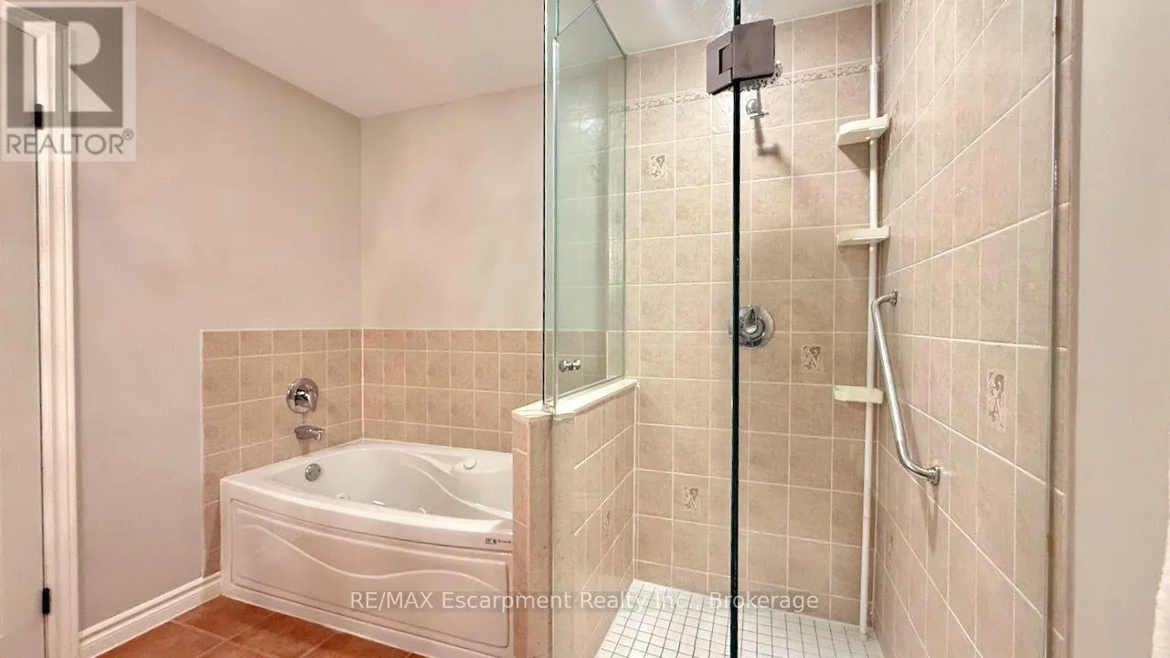 310 - 5188 LAKESHORE ROAD #310