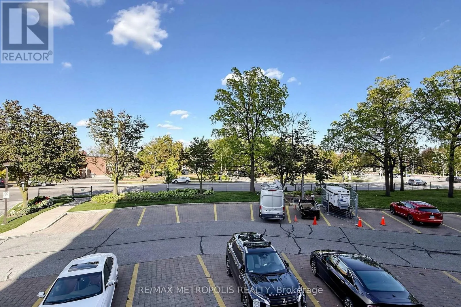 207 - 1111 BOUGH BEECHES BOULEVARD