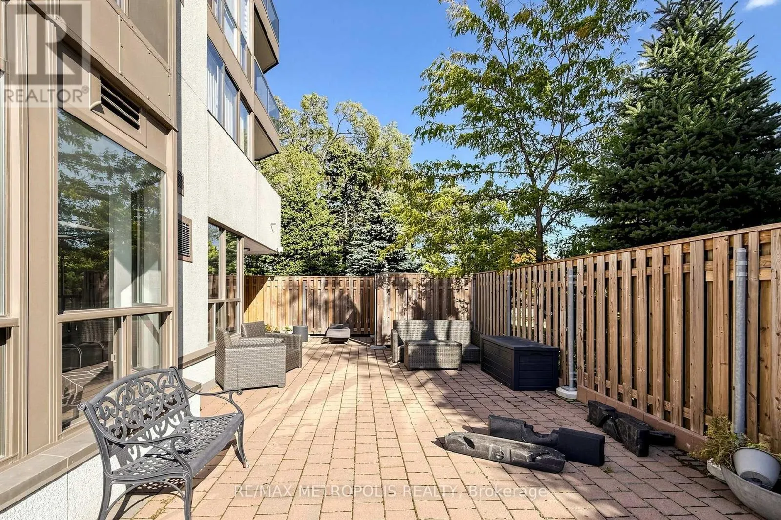 207 - 1111 BOUGH BEECHES BOULEVARD