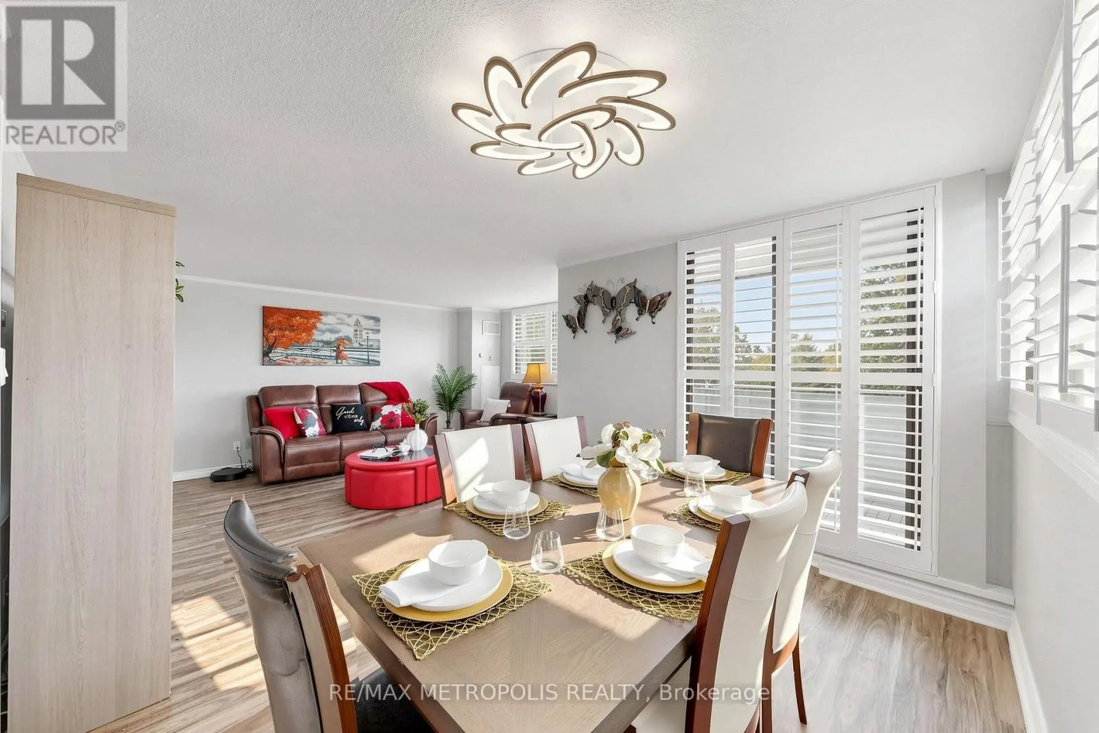 207 - 1111 BOUGH BEECHES BOULEVARD