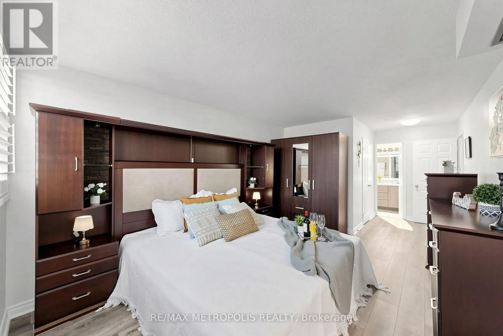 207 - 1111 BOUGH BEECHES BOULEVARD