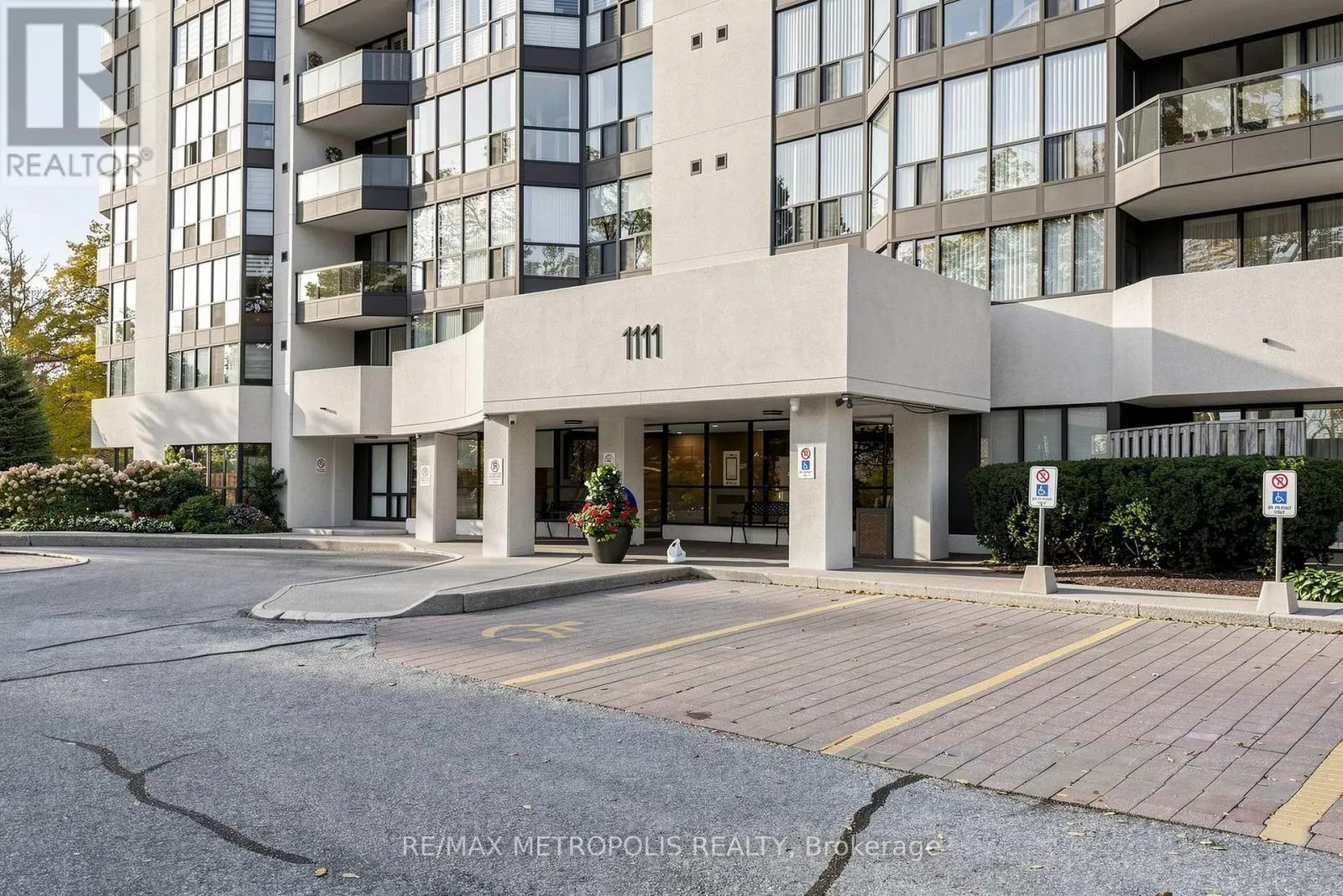 207 - 1111 BOUGH BEECHES BOULEVARD