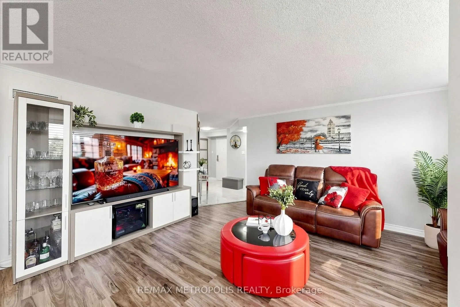 207 - 1111 BOUGH BEECHES BOULEVARD