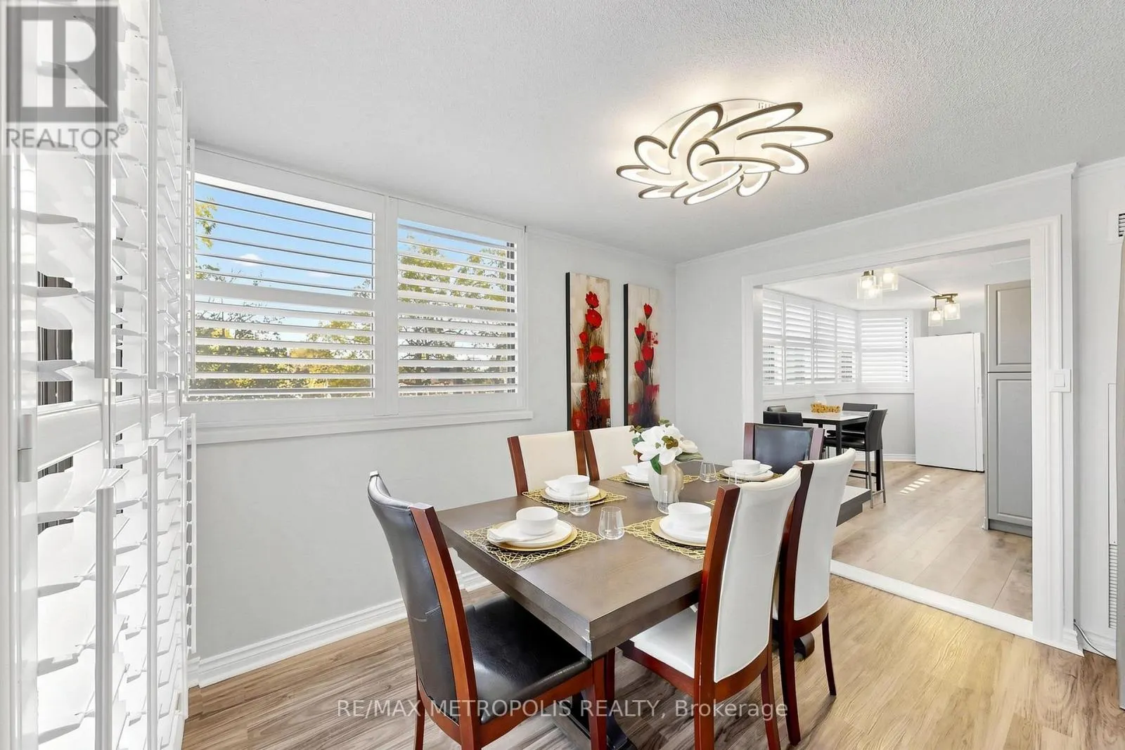 207 - 1111 BOUGH BEECHES BOULEVARD