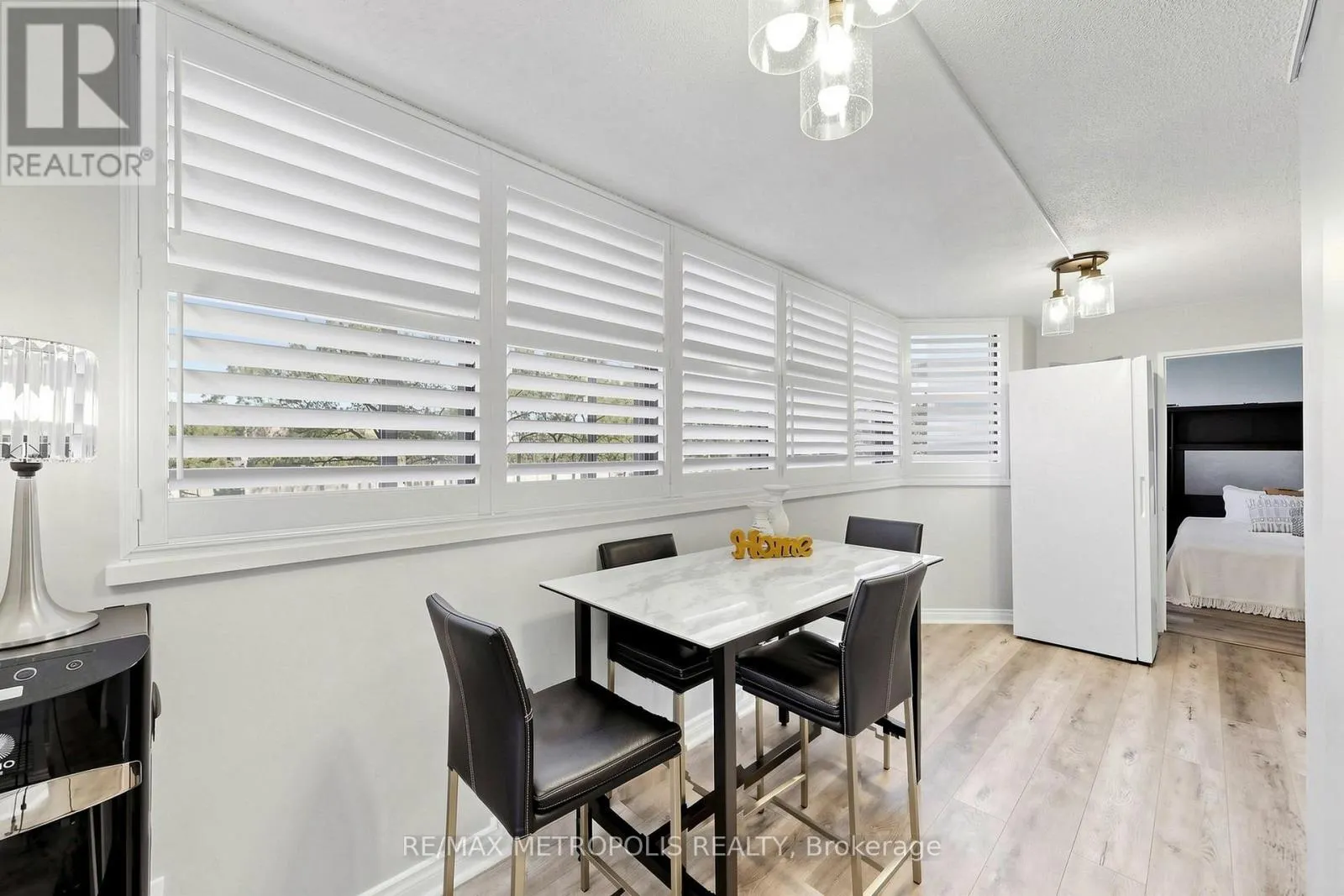 207 - 1111 BOUGH BEECHES BOULEVARD