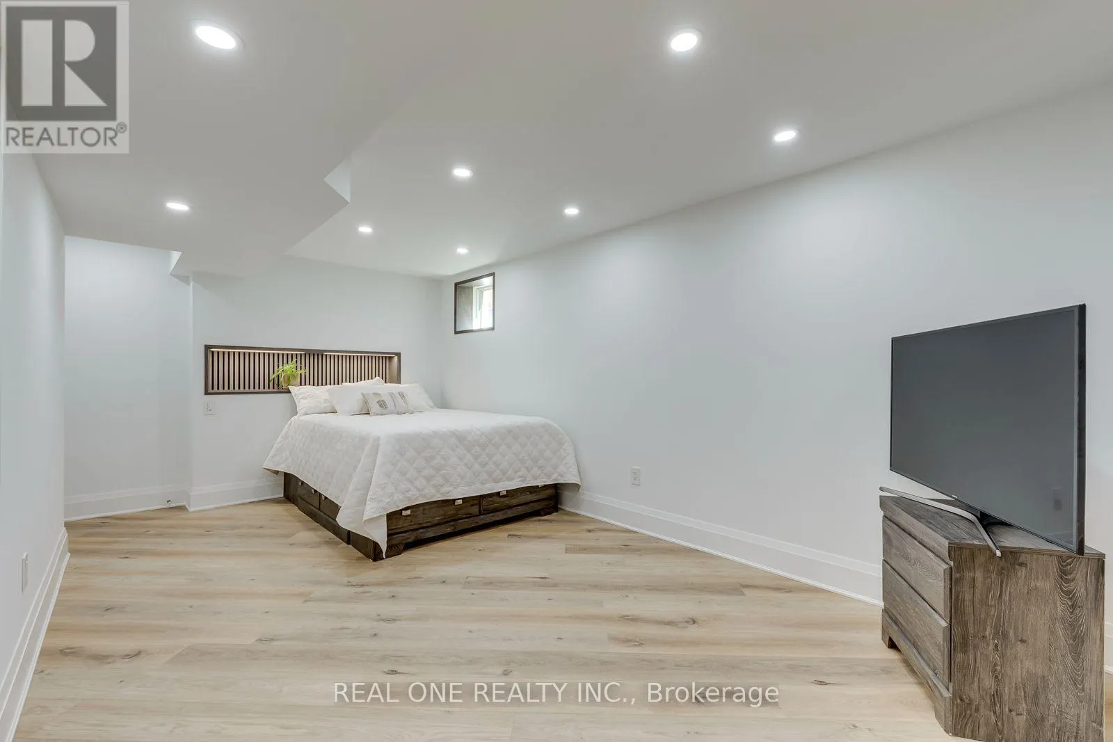 3181 SUNFLOWER DRIVE