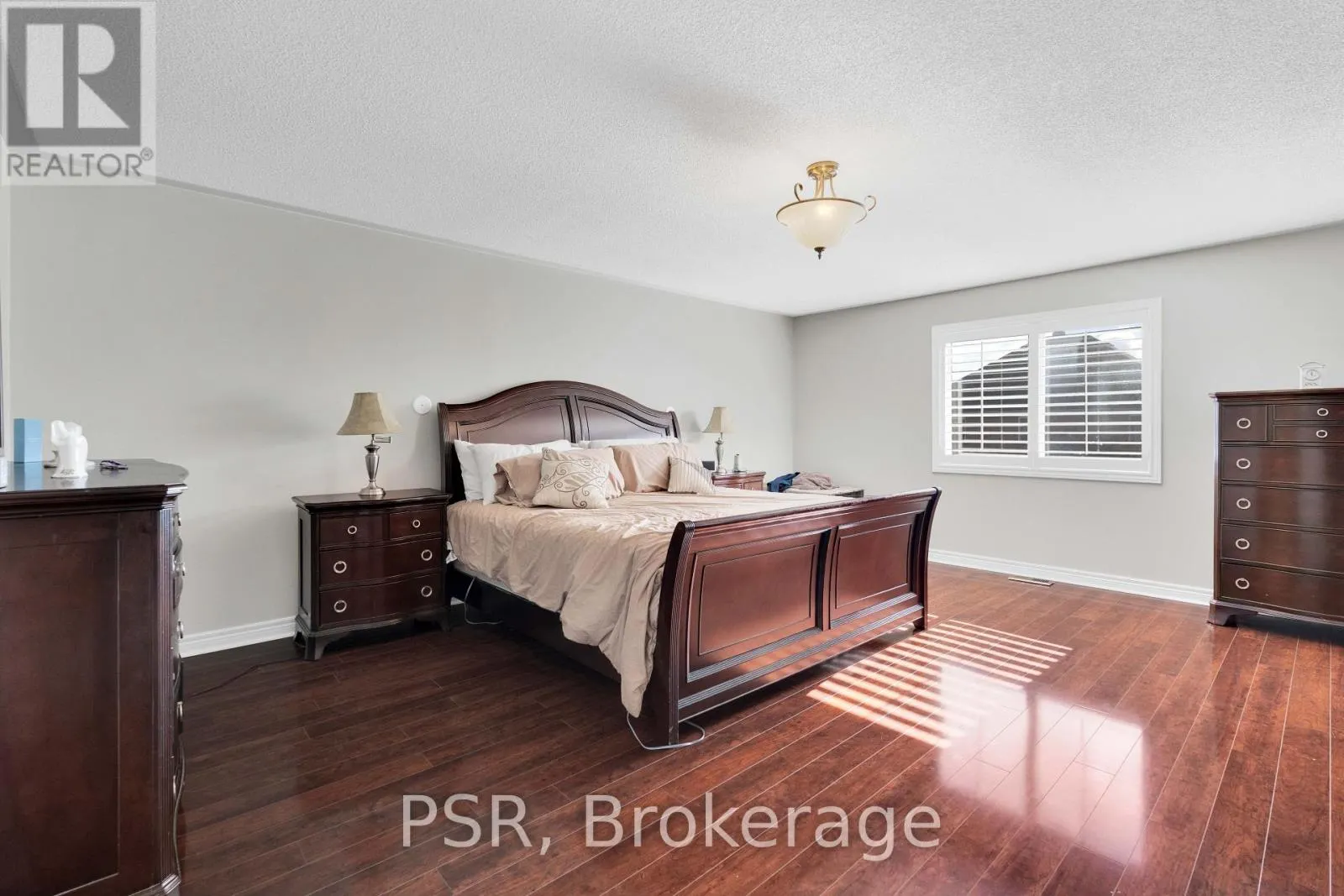 10 BACCARAT CRESCENT
