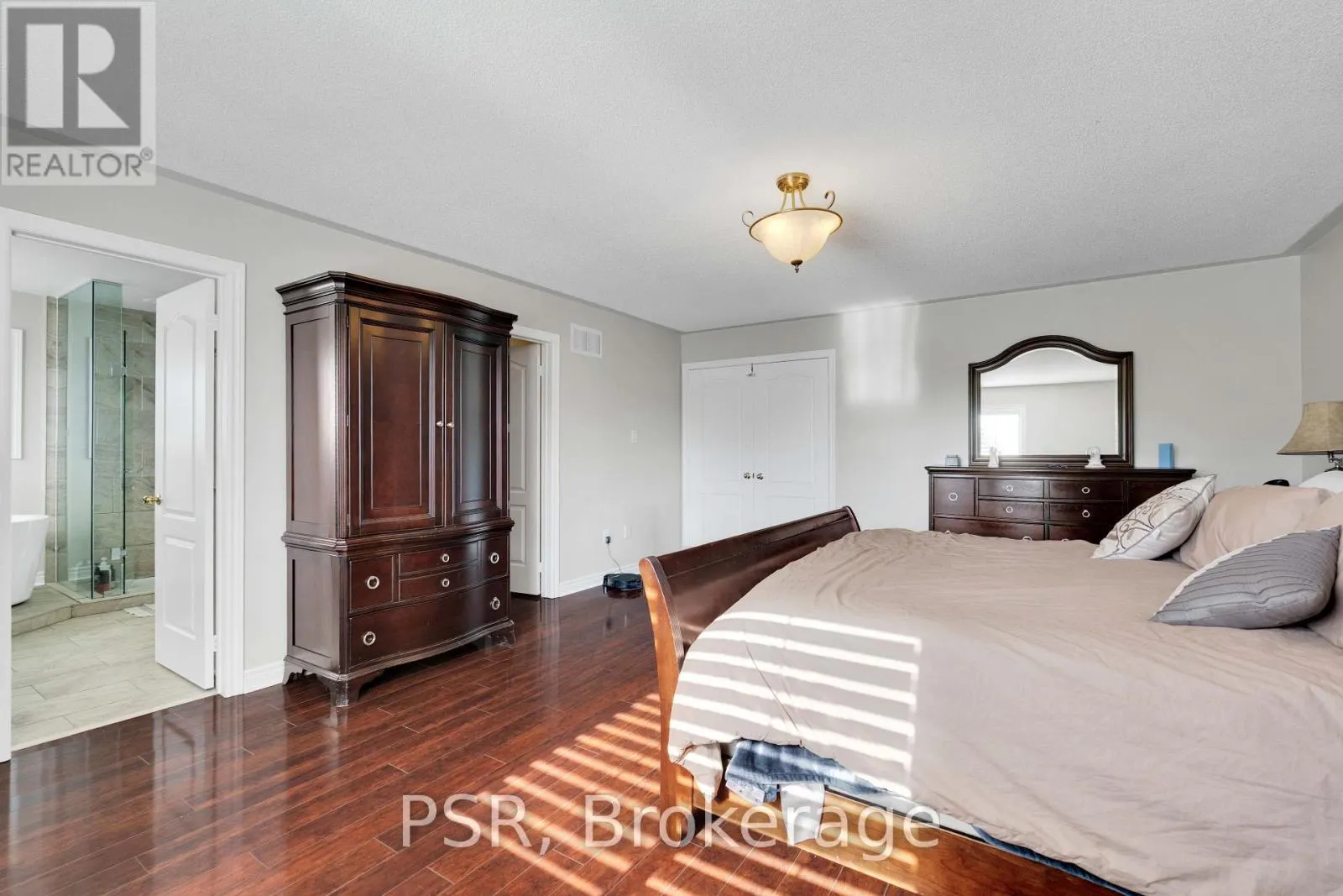 10 BACCARAT CRESCENT