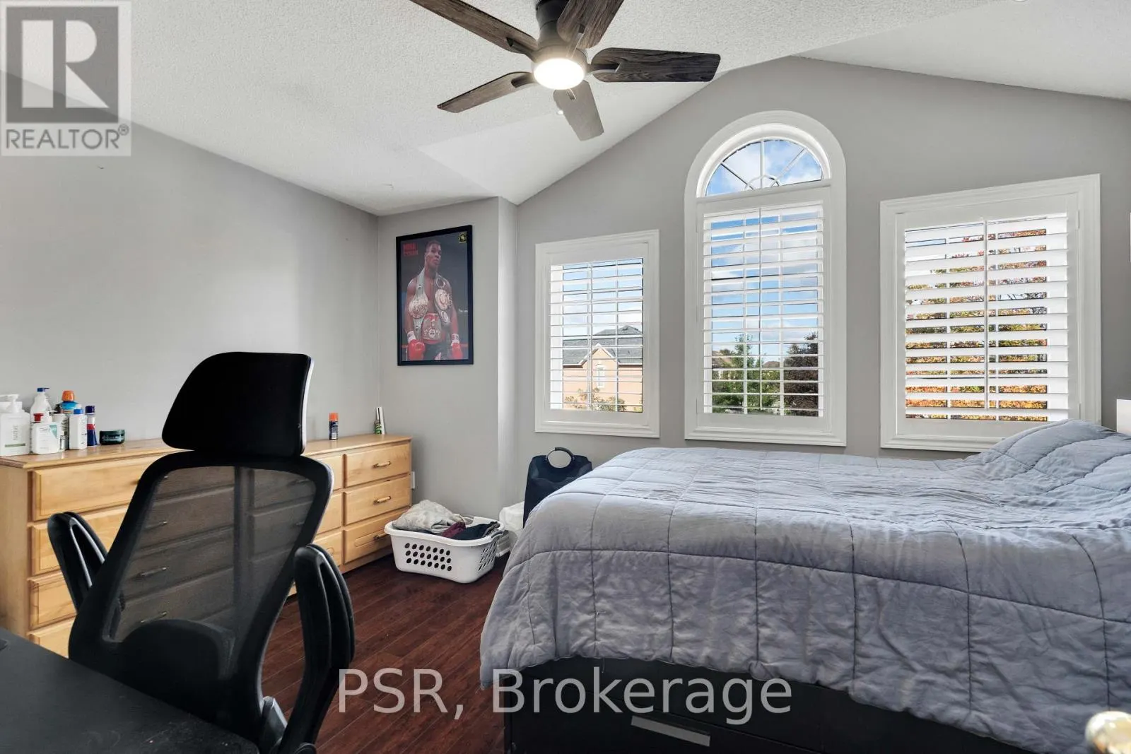 10 BACCARAT CRESCENT