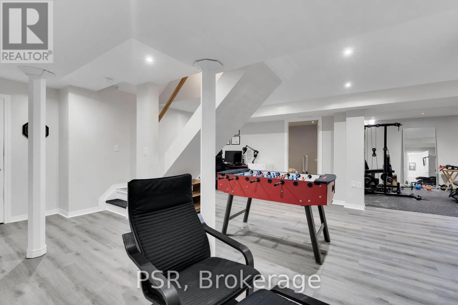 10 BACCARAT CRESCENT