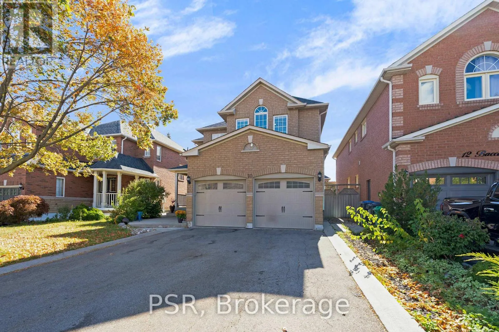 10 BACCARAT CRESCENT
