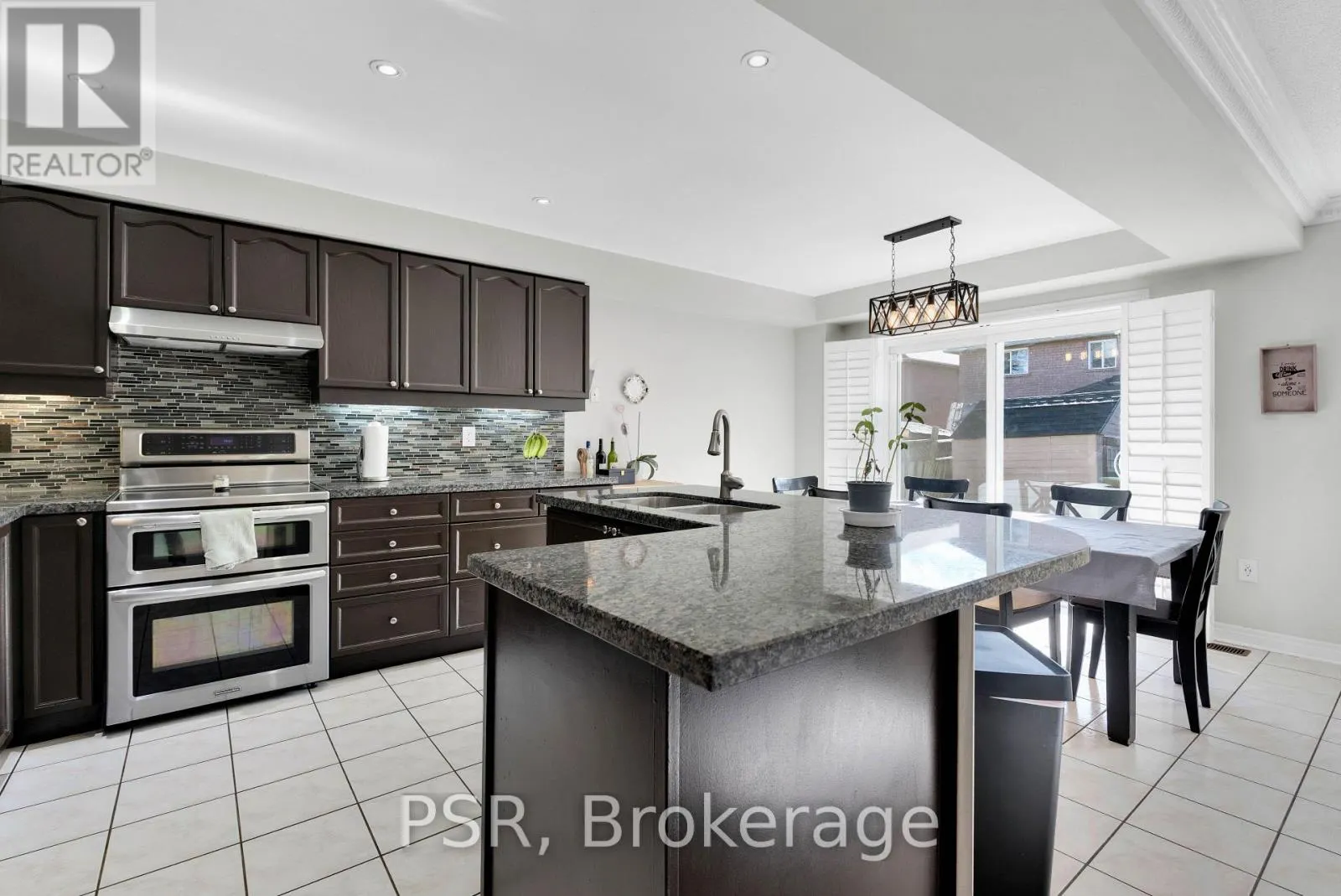 10 BACCARAT CRESCENT