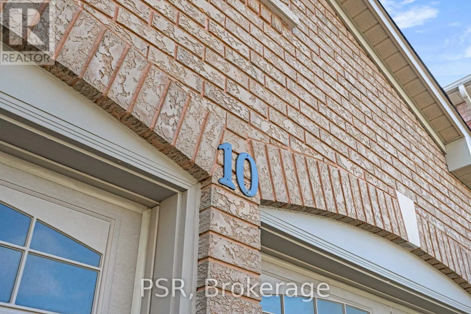 10 BACCARAT CRESCENT
