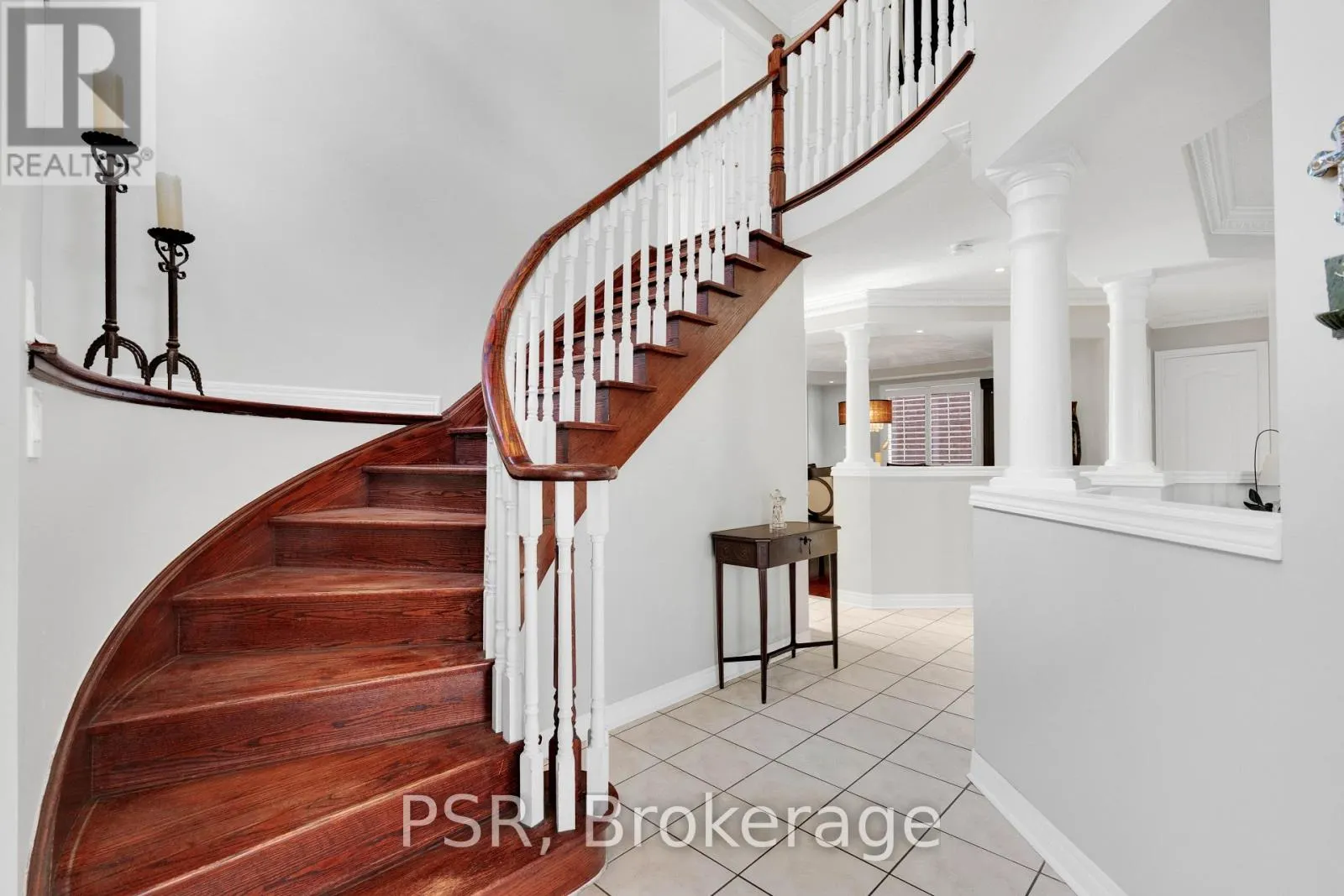 10 BACCARAT CRESCENT