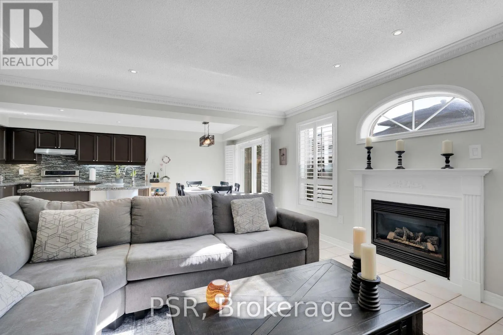 10 BACCARAT CRESCENT