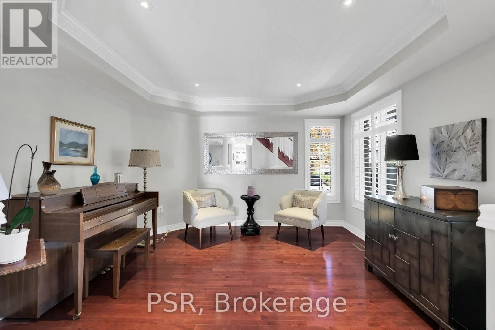 10 BACCARAT CRESCENT