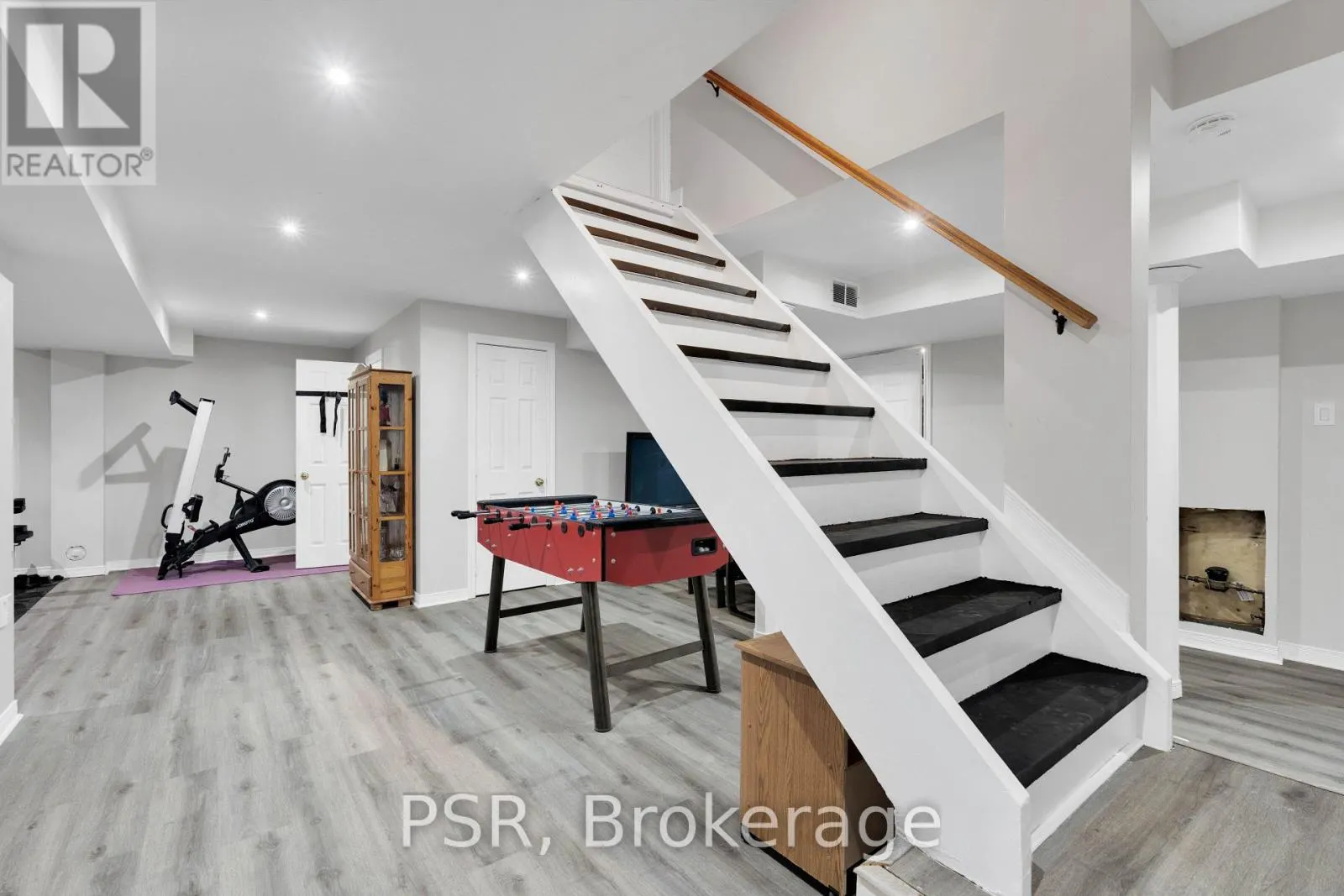 10 BACCARAT CRESCENT