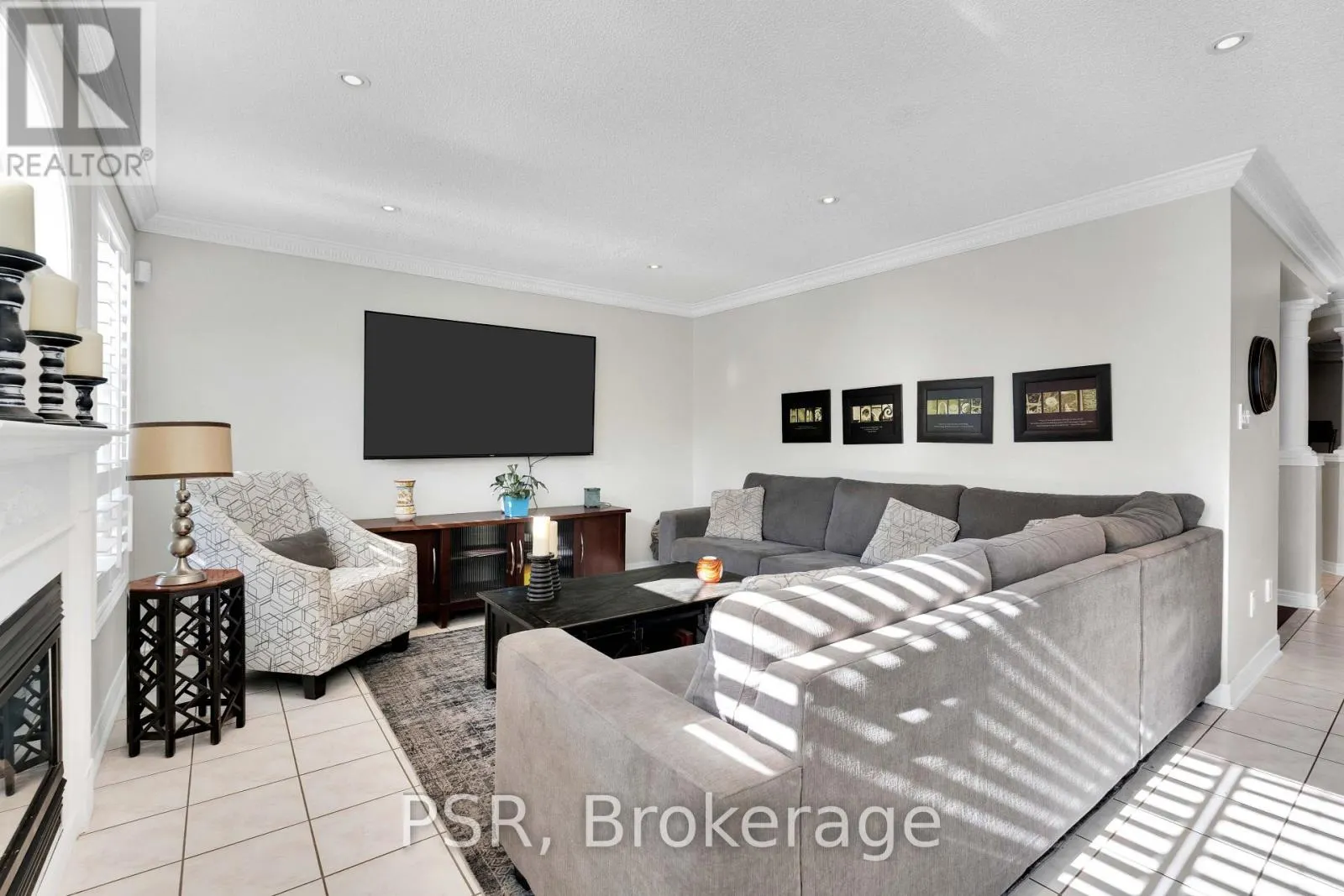 10 BACCARAT CRESCENT