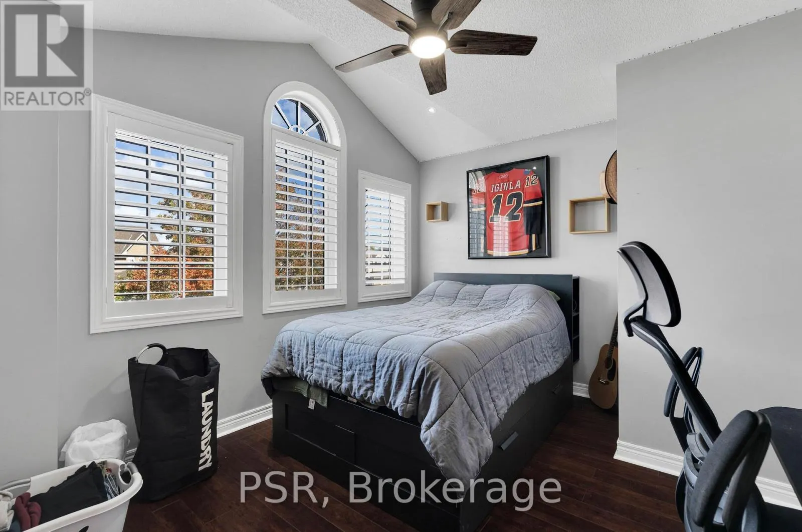 10 BACCARAT CRESCENT