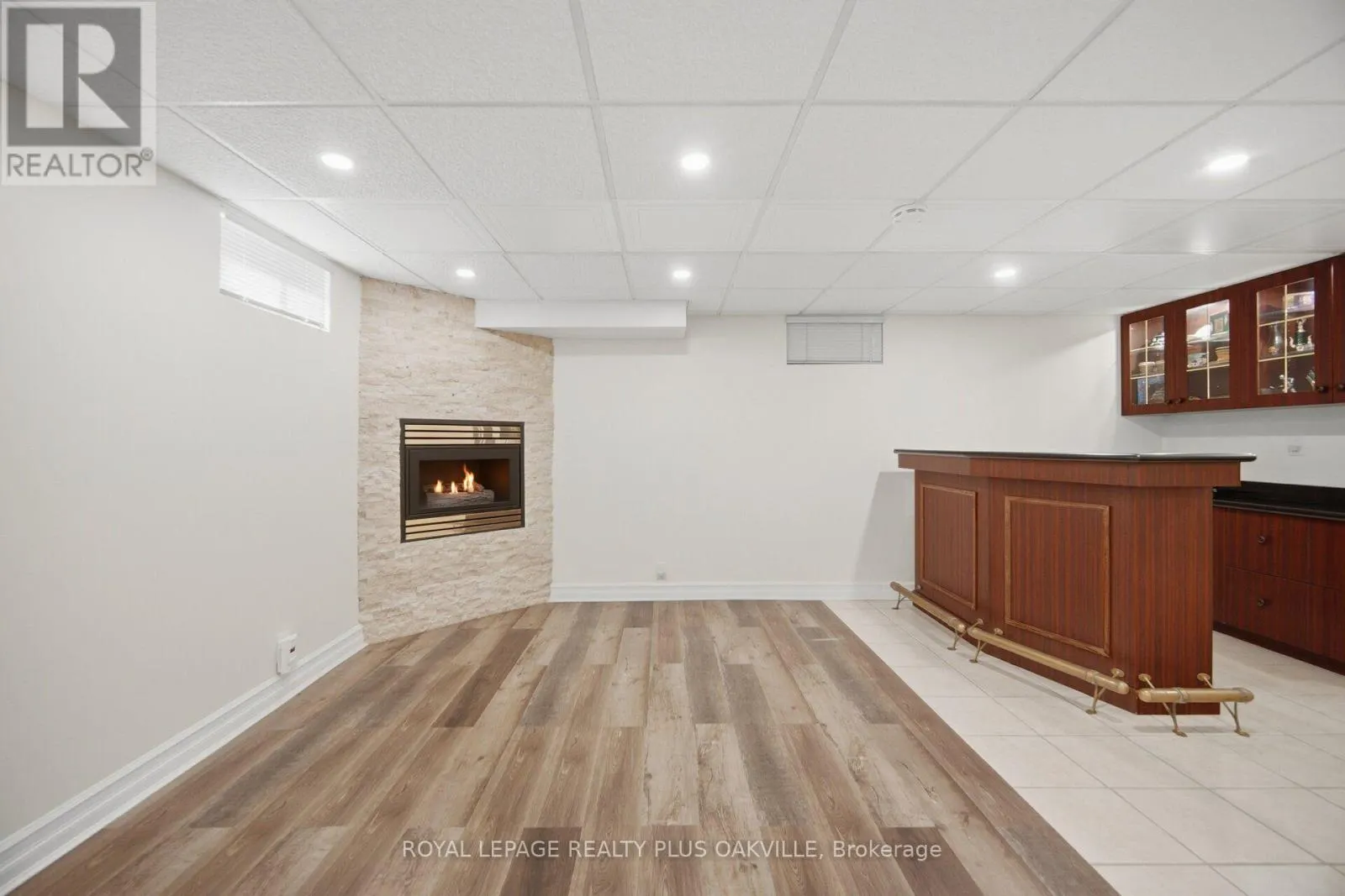 5892 GLEN ERIN DRIVE