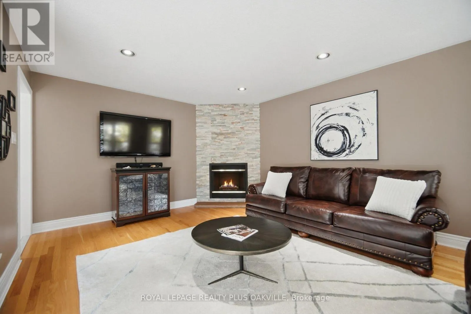 5892 GLEN ERIN DRIVE