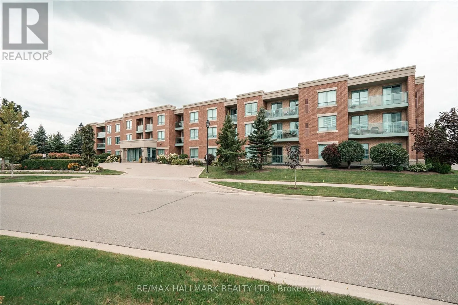 316 - 60 VIA ROSEDALE