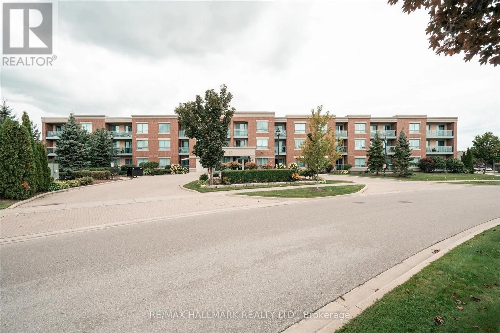 316 - 60 VIA ROSEDALE