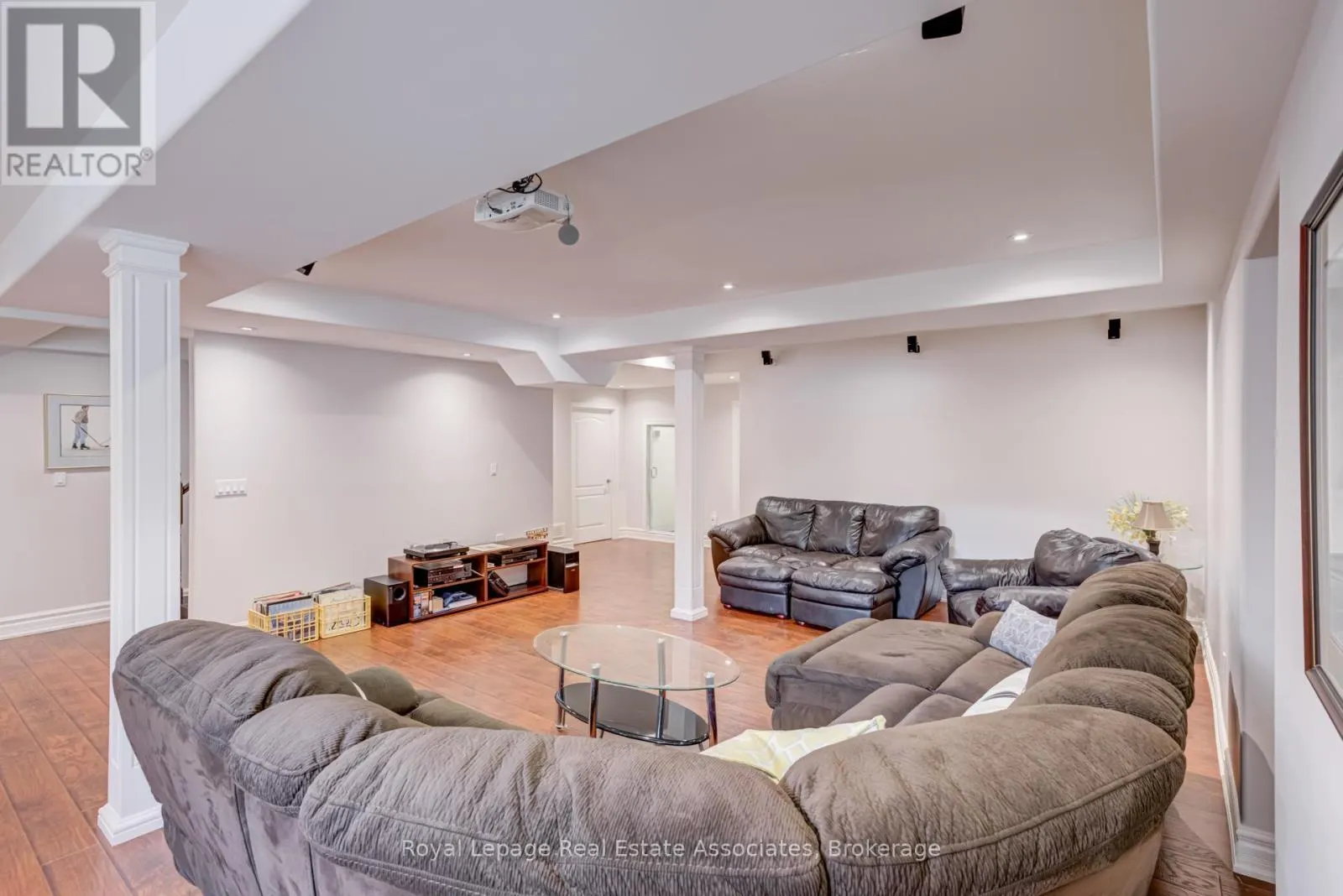 20 CANNINGTON CRESCENT