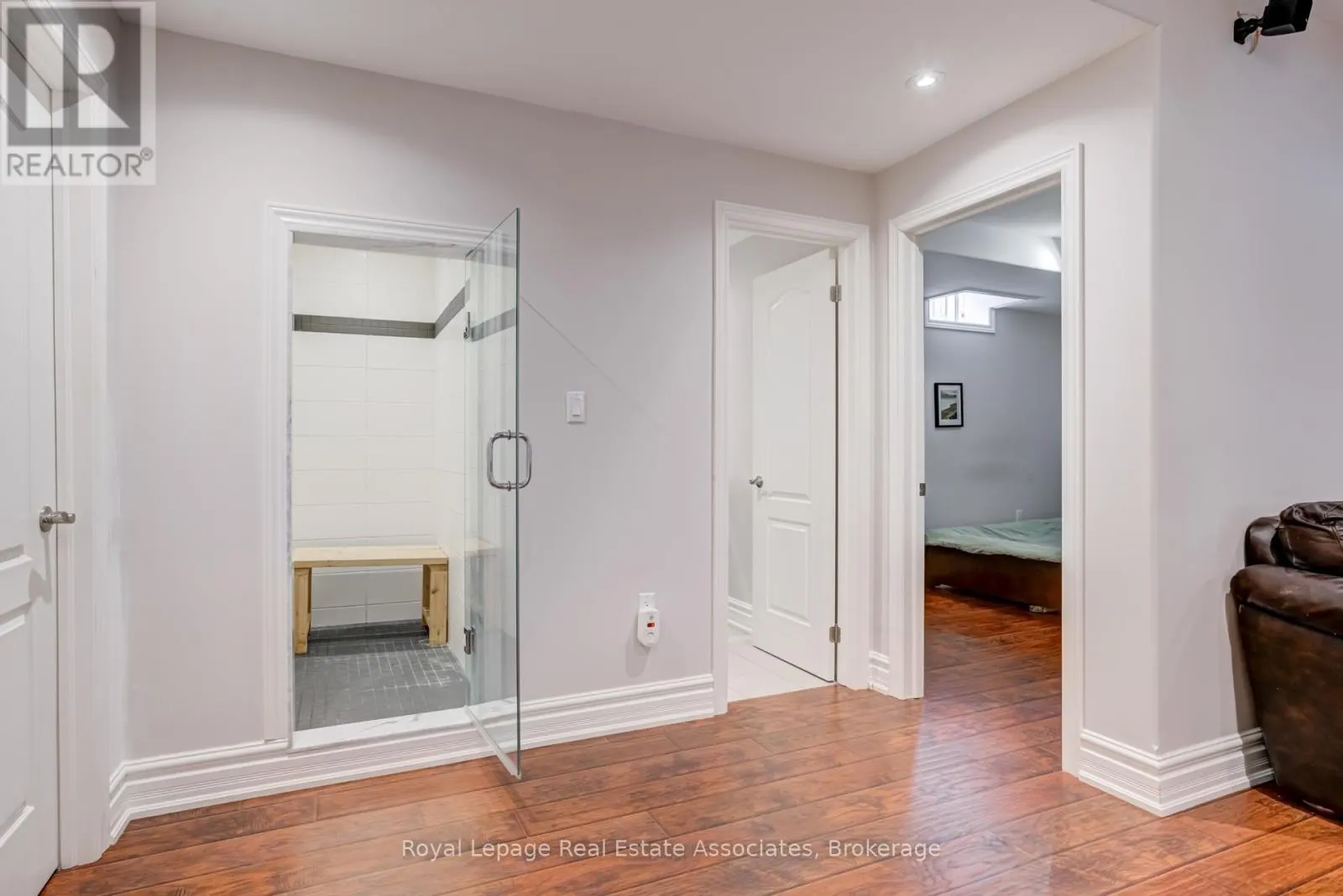 20 CANNINGTON CRESCENT