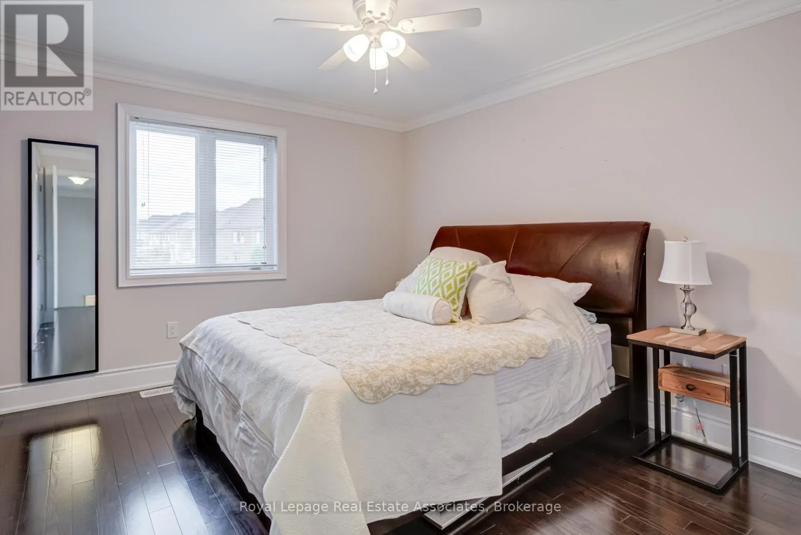 20 CANNINGTON CRESCENT